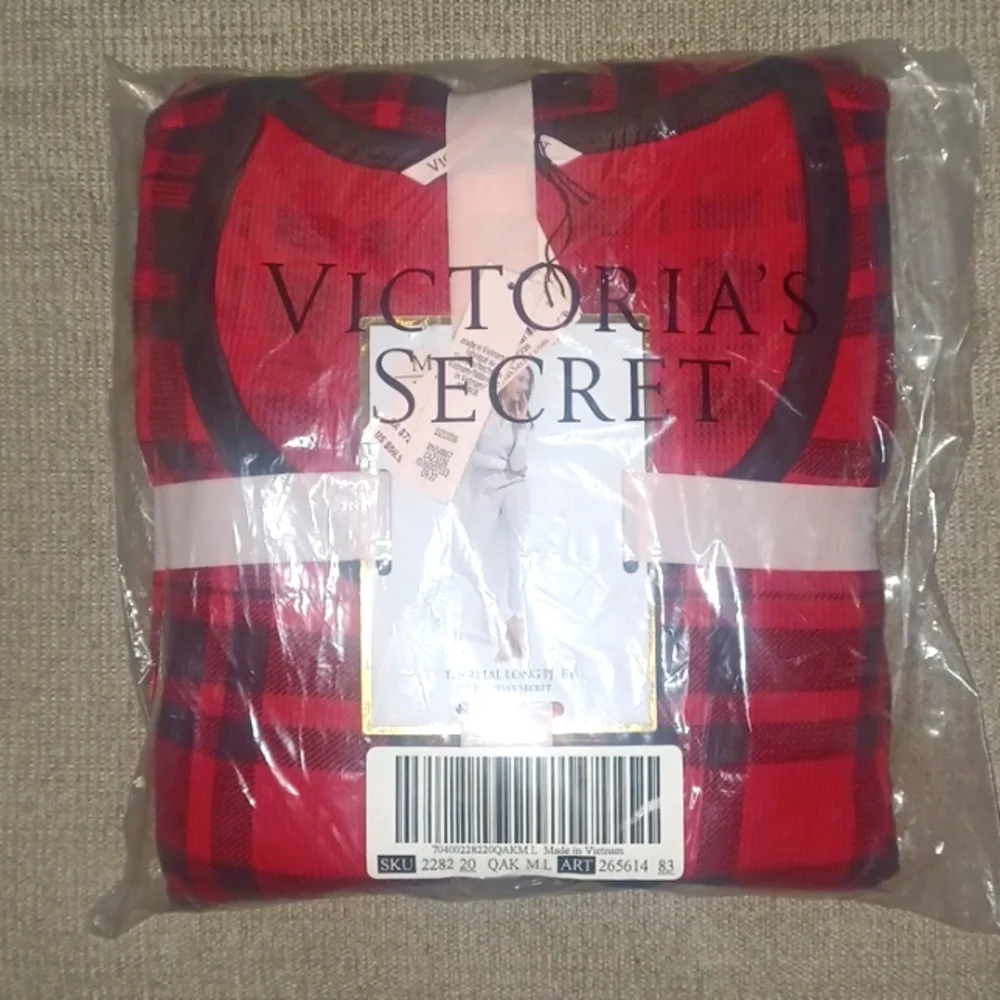 Victoria's Secret Thermal PJ Set - Picture 4 of 6